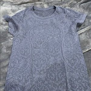 lulu lemon t-shirt